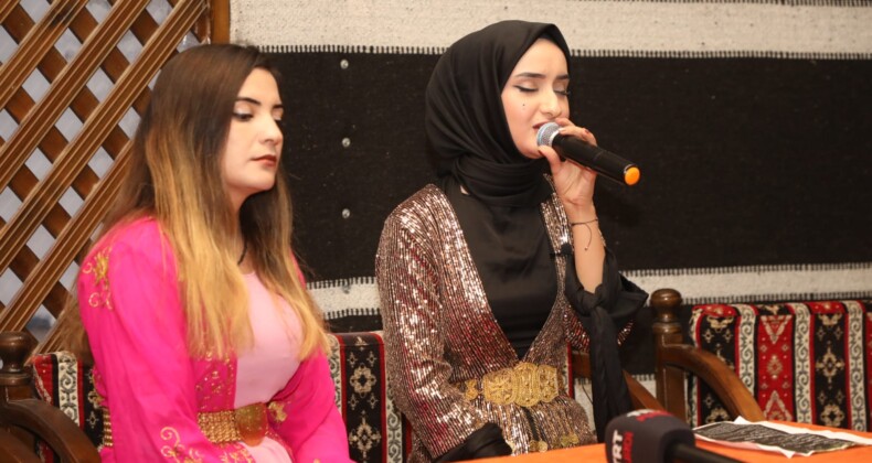 Gürpınar Belediyesi Kadınlara Özel Dengbej Divanı Düzenledi