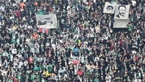 Son dakika: Bursaspor-Amedspor maçında tribünlerde “Beyaz Toros” ve “Yeşil” kod