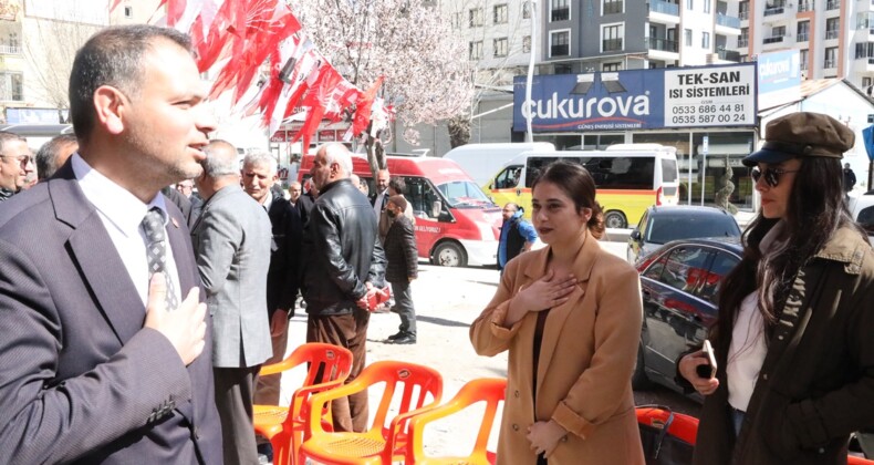 Van’da ittifak partilerinden CHP’nin seçim bürosuna ziyaret