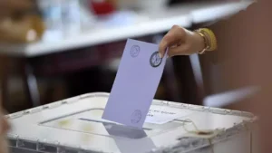 Bugün yapılan genel seçimlerde Van’dan bağımsız milletvekili adayı olan Nazif