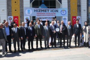 Tuşba Belediye Başkanı Salih Akman, her daim çalışanın alın teri