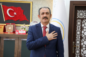 Gürpınar Belediye Başkanı Hayrullah Tanış, 30 Ağustos Zafer Bayramı dolayısıyla