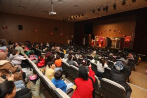 İpekyolu Belediyesi’nin öğrenciler için düzenlemiş olduğu yarıyıl karne etkinlikleri bugün