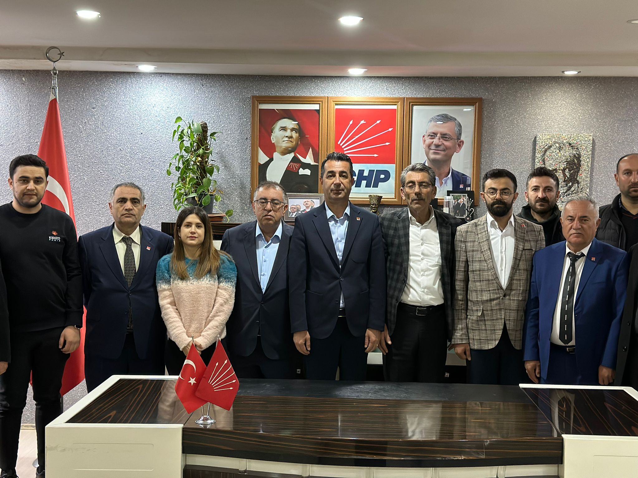 CHP Genel Başkan Yardımcısı Adem, Van'da konuştu: Yerel seçimlerde başarıyı
