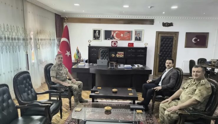 Van İl Jandarma Komutanı Tuğgeneral Mücahit Avkıran, Kaymakam ve Belediye