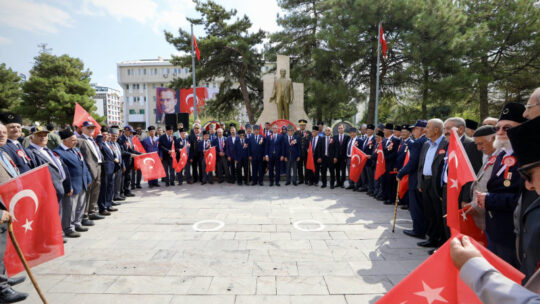 Van’da 19 Eylül Gaziler Günü törenle kutlandı.
